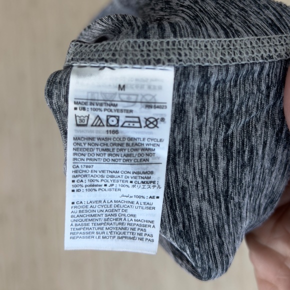 Old Navy Dri Fit Athletic shirt - size M - Picture 5 of 5